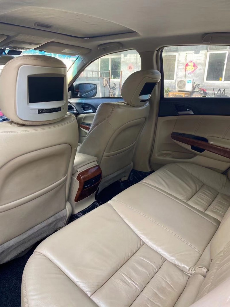 济宁12年本田雅阁6