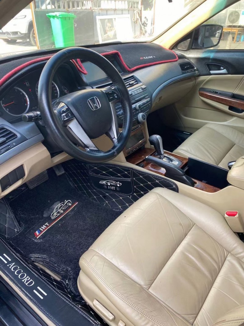 济宁12年本田雅阁4