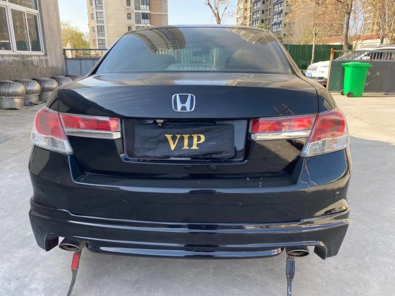 济宁12年本田雅阁1