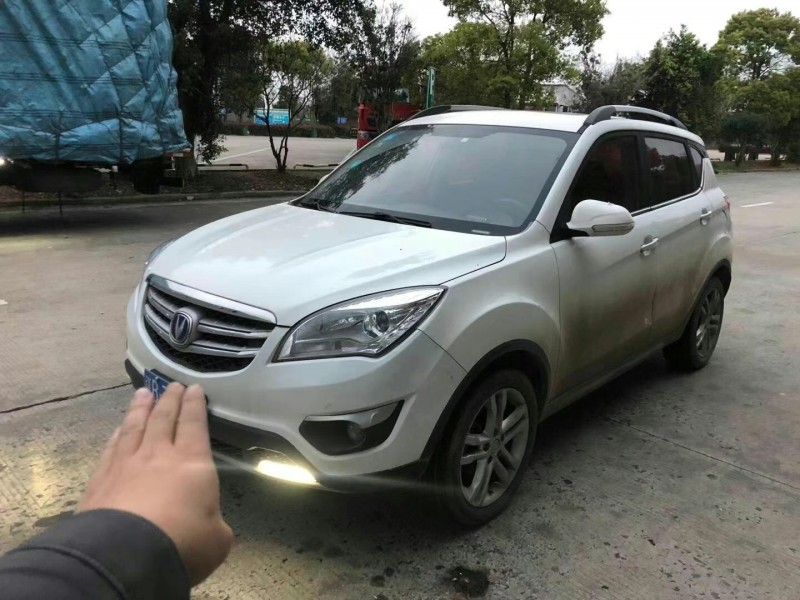 上饒17年長安汽車CS352