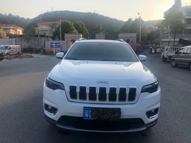 東莞20年Jeep自由光9