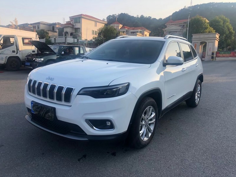 東莞20年Jeep自由光7