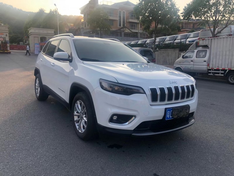 東莞20年Jeep自由光8
