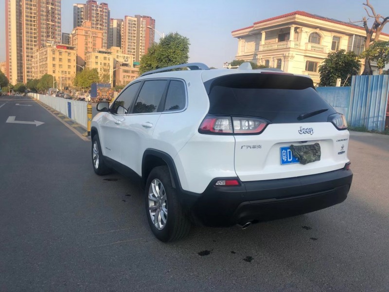 東莞20年Jeep自由光3