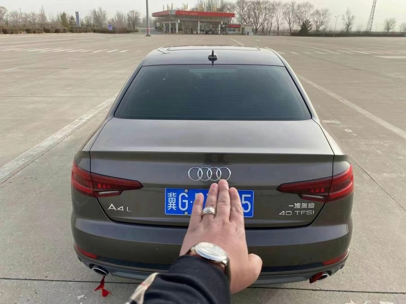 济宁18年奥迪A4L9