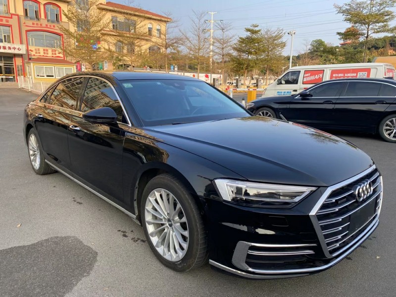 广州18年奥迪A8L7