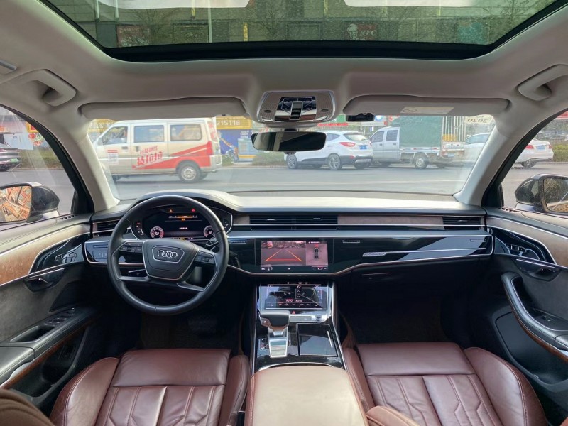 广州18年奥迪A8L2