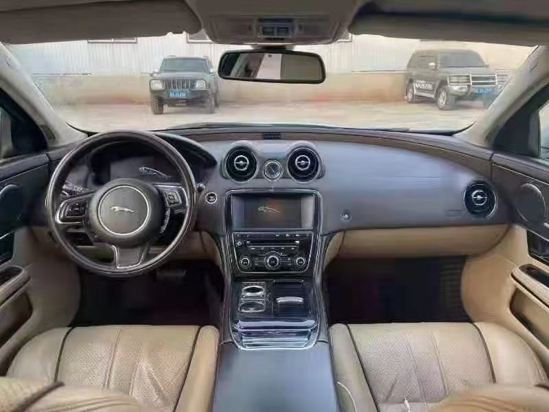 濟南10年捷豹XJ3