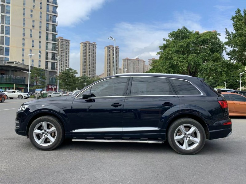 广州17年奥迪Q76