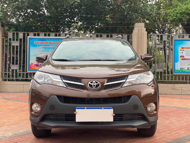 广州17年丰田RAV49