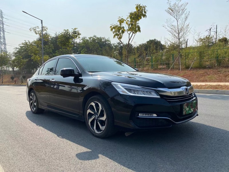 东莞17年本田雅阁2