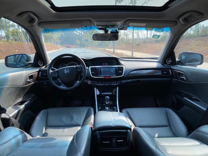 东莞17年本田雅阁6