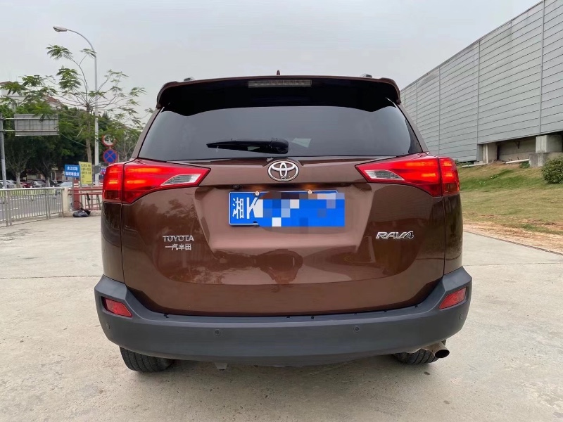 广州17年丰田RAV4荣放6