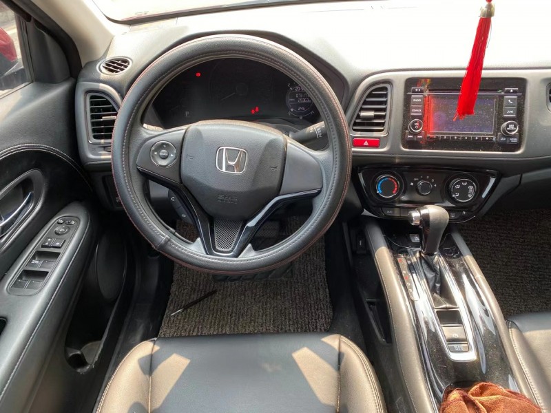 中山17年本田缤智7