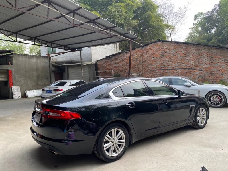 成都13年捷豹XF8