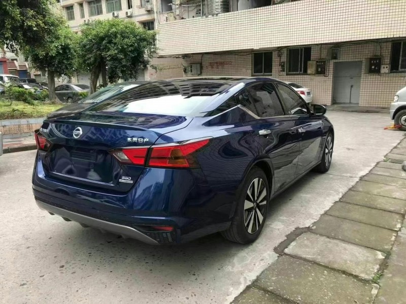 重慶19年日產天籟8