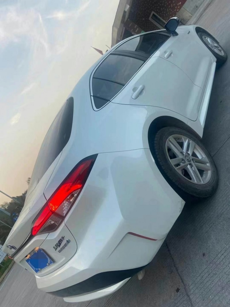 成都20年丰田雷凌7