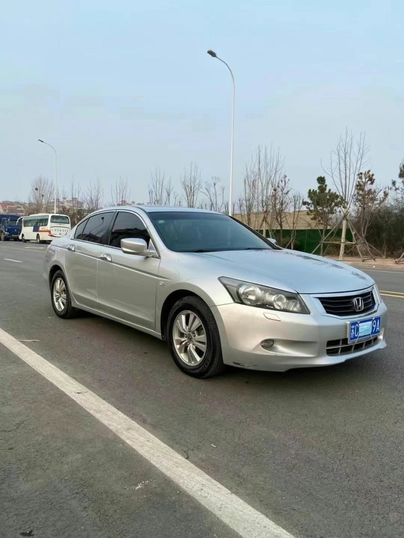 聊城09年本田雅阁4