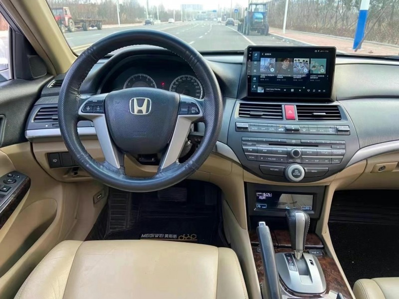 聊城09年本田雅阁8