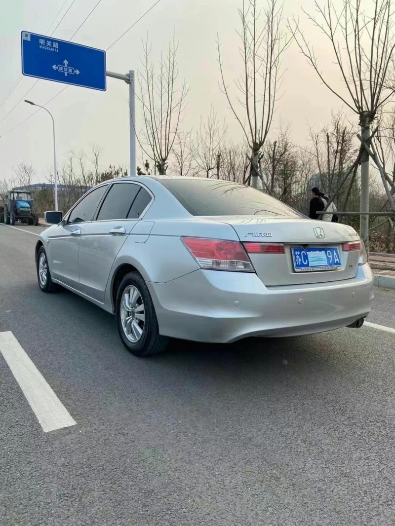 聊城09年本田雅阁9