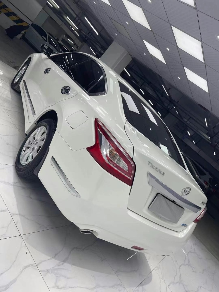 成都15年日产天籁6