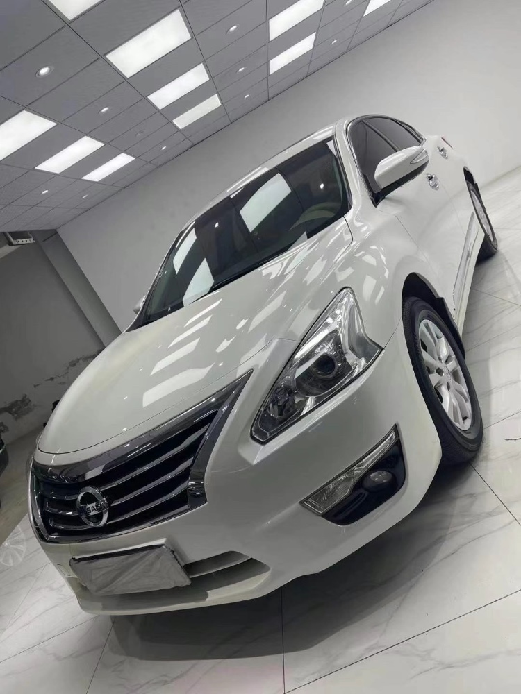 成都15年日产天籁8