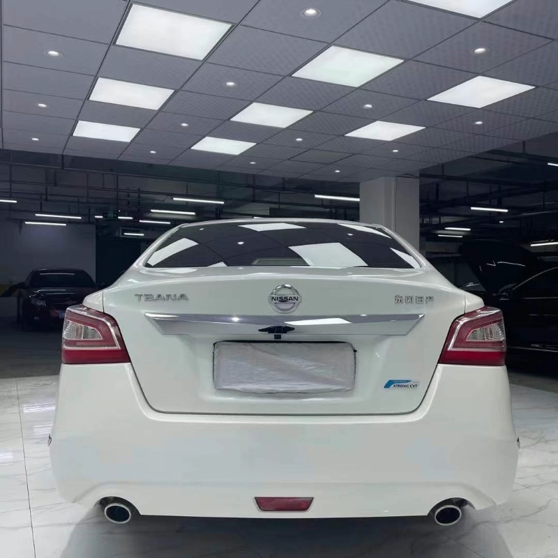 成都15年日产天籁5