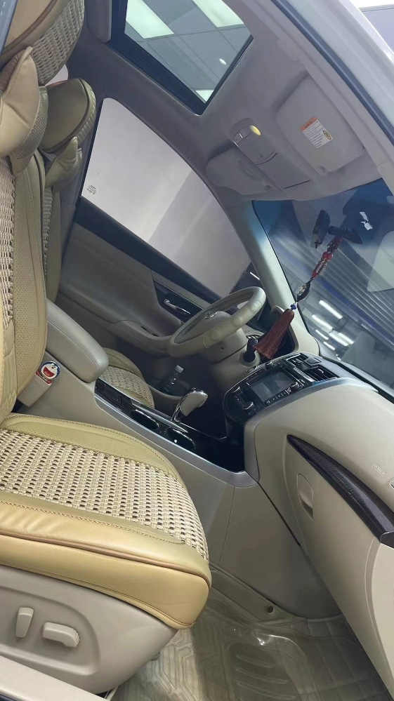 成都15年日产天籁2