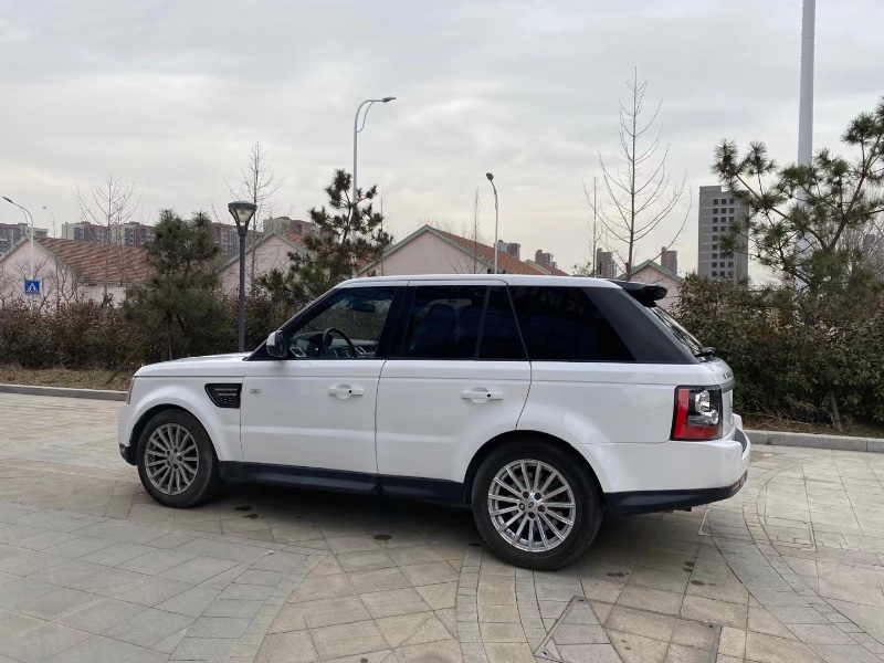 淄博12年路虎揽胜运动2