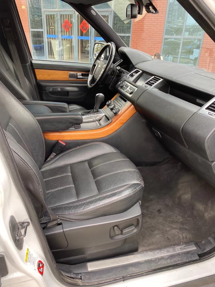 淄博12年路虎揽胜运动9