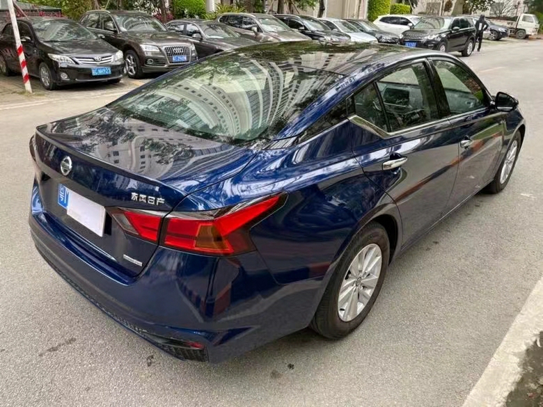 珠海20年日產天籟4