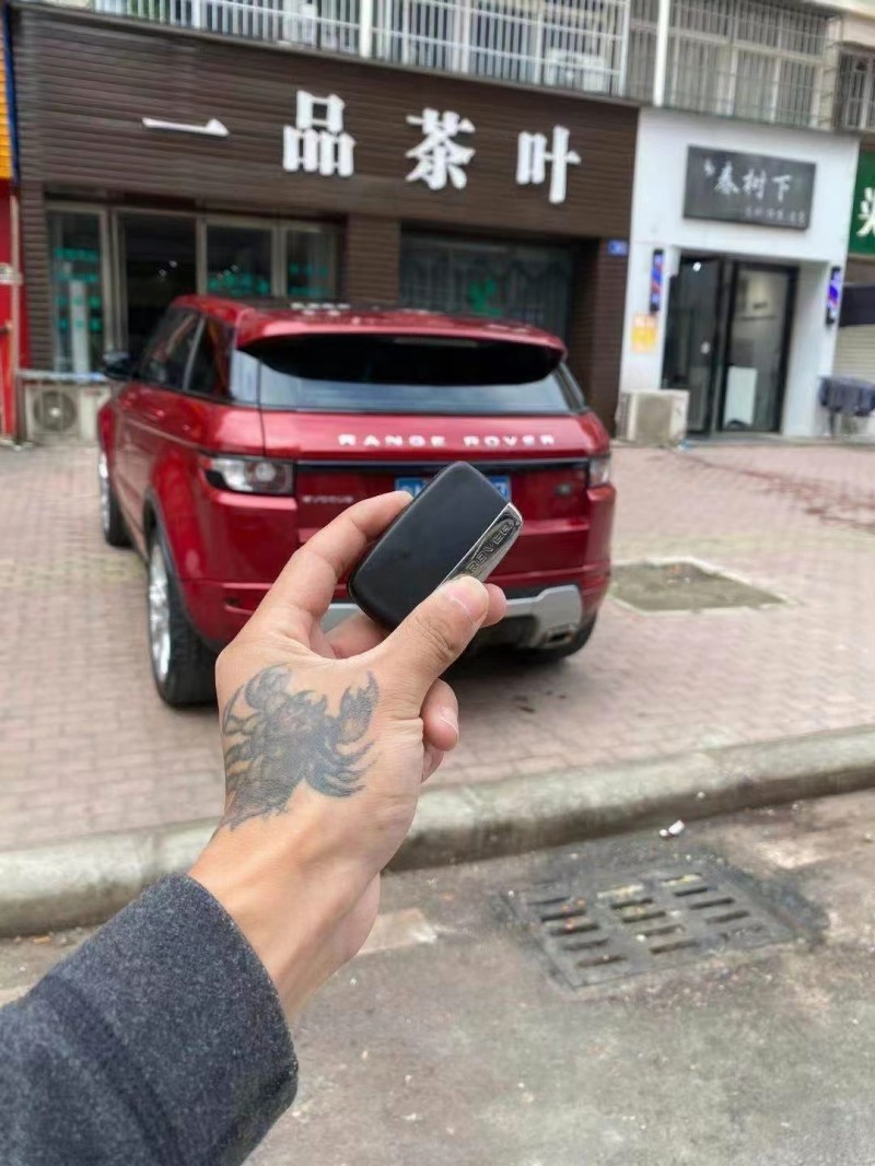 郑州13年路虎极光4