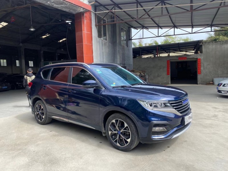 成都18年君马汽车赛克53