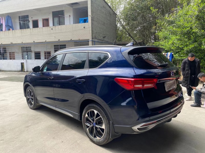 成都18年君马汽车赛克57