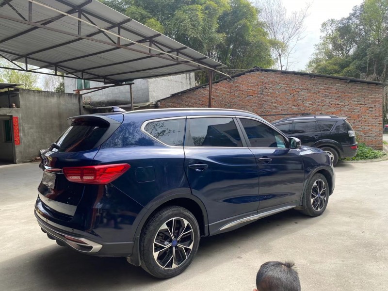 成都18年君马汽车赛克58