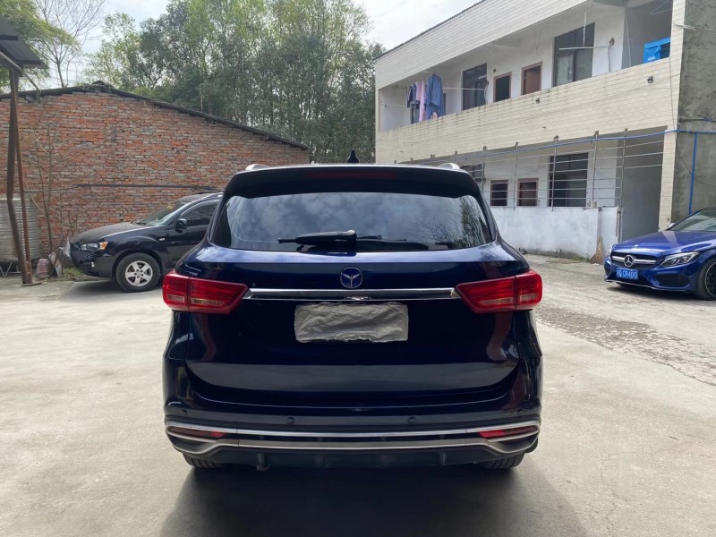 成都18年君马汽车赛克59