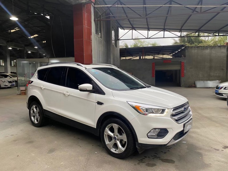 成都17年福特翼虎3