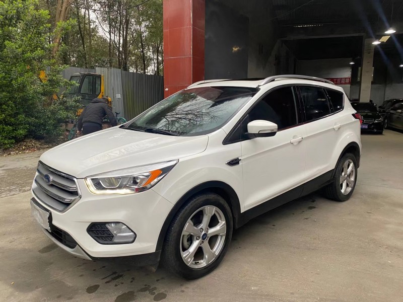 成都17年福特翼虎2