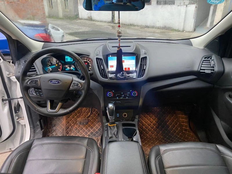 成都17年福特翼虎5