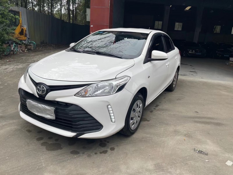 成都17年丰田威驰2