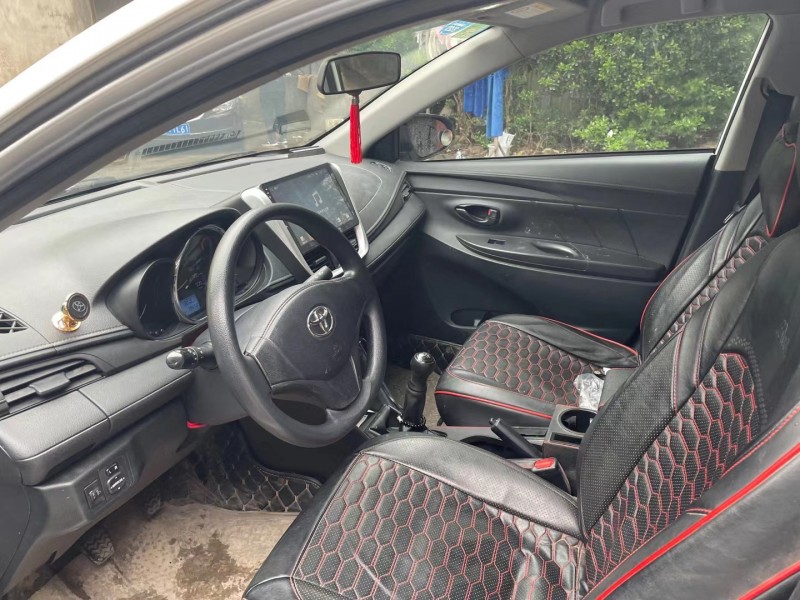 成都17年丰田威驰5