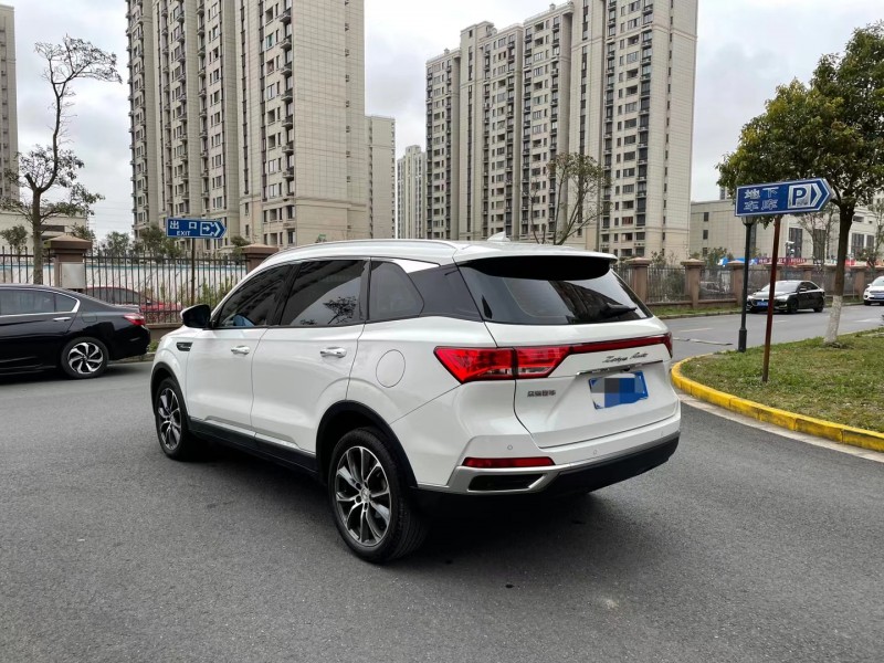 上海18年眾泰T5008