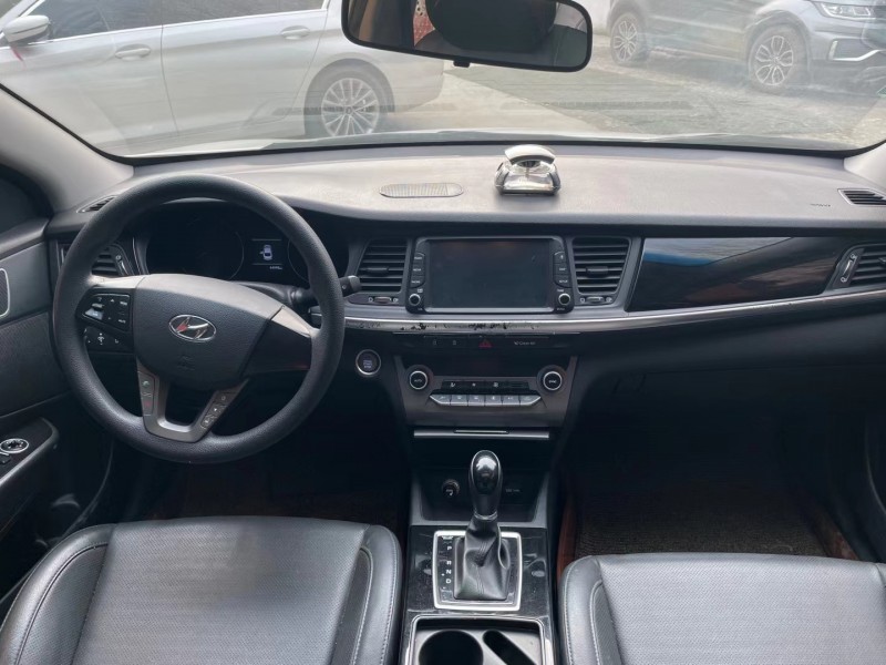 成都17年现代名图5