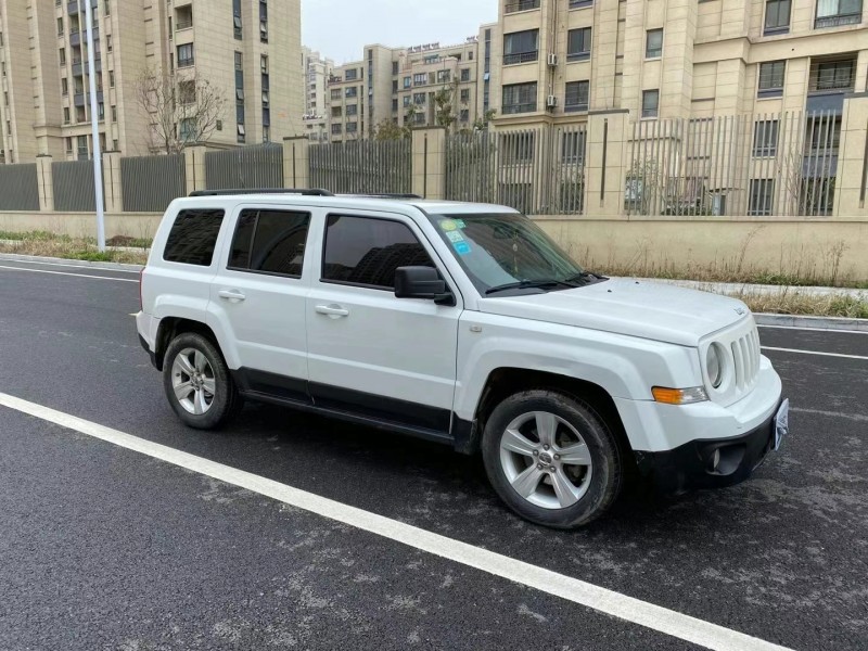 蘇州14年Jeep自由客2