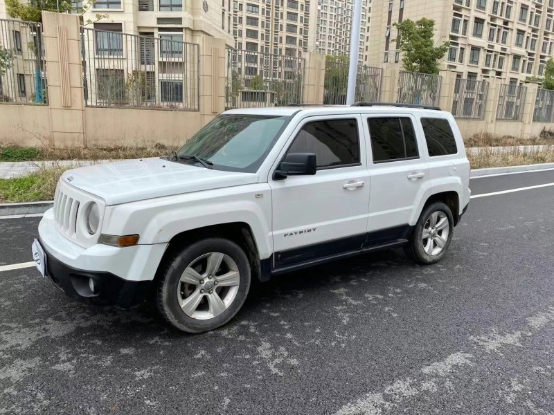 蘇州14年Jeep自由客3