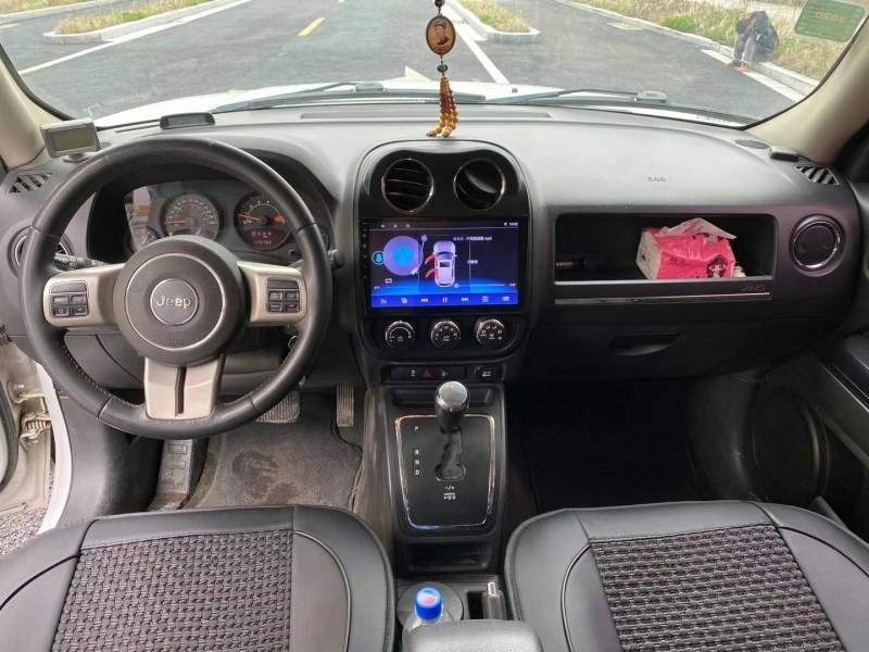 蘇州14年Jeep自由客4