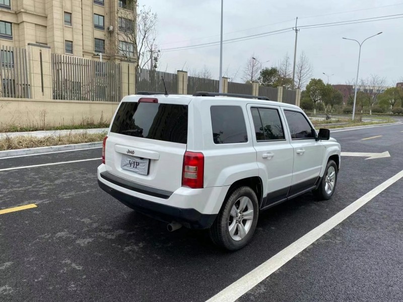 蘇州14年Jeep自由客7