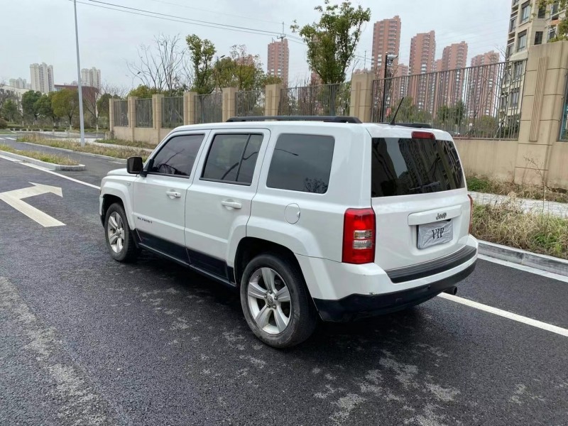 蘇州14年Jeep自由客9