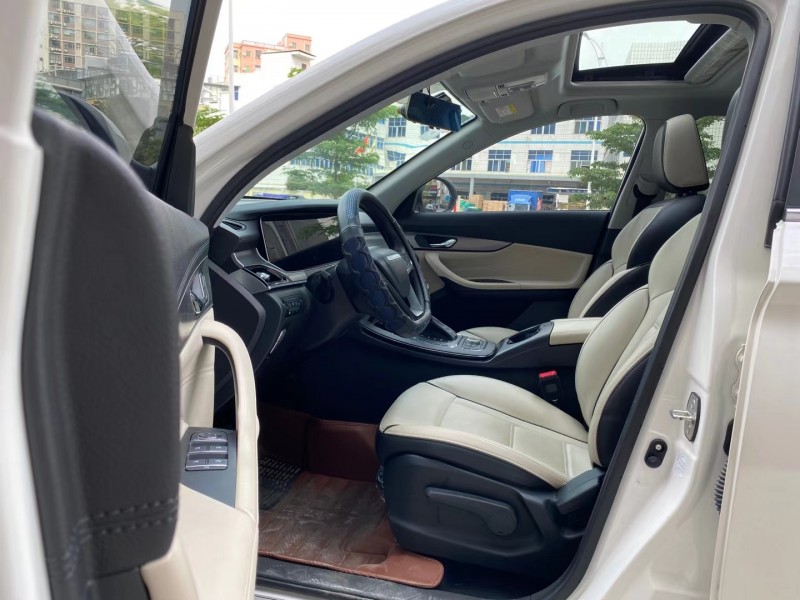 東莞19年獵豹汽車CS108