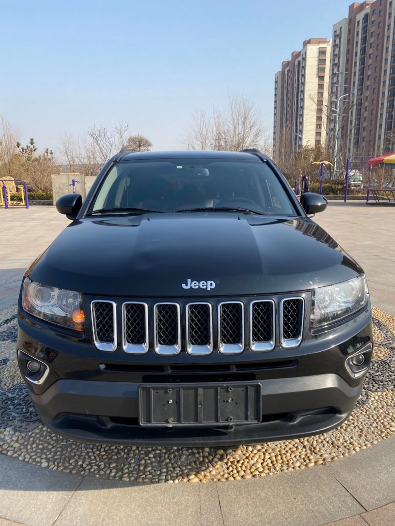 青島16年Jeep指南者1